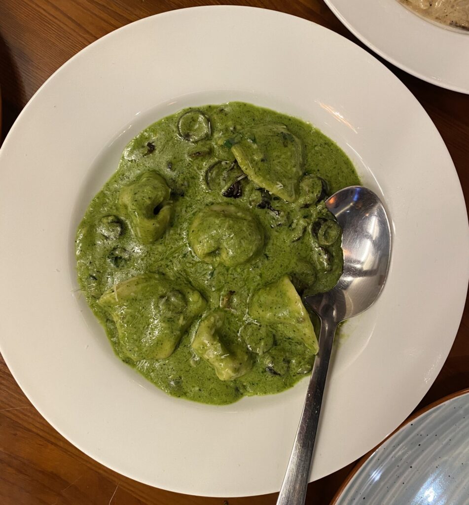 Tortellini basil genovese